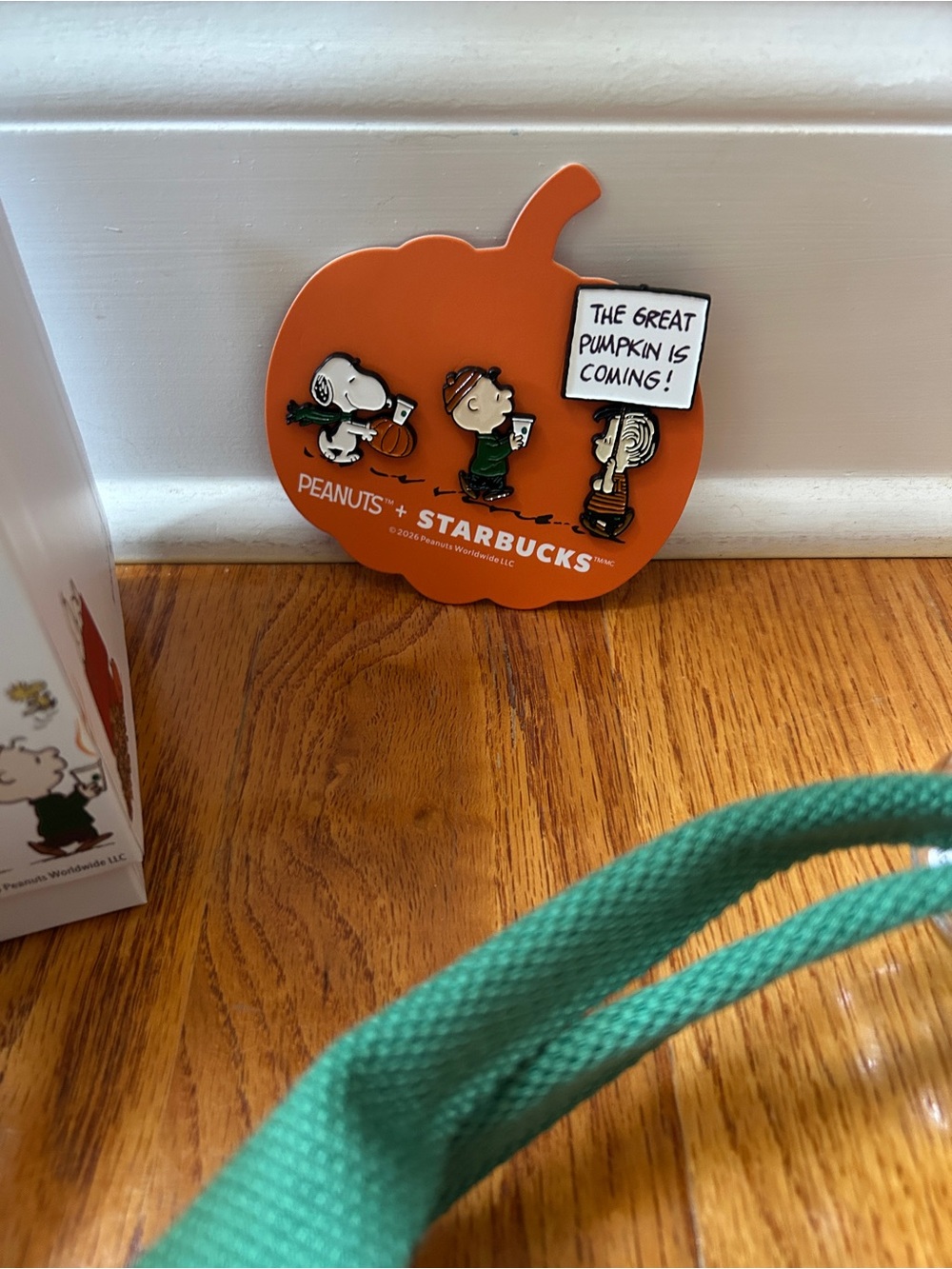Starbucks Peanuts Snoopy Charlie Brown Bundle Tote Keychain Pins Glass Cup - Picture 4 of 6